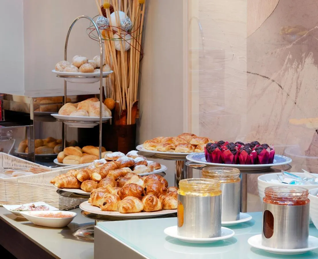 H10 Universitat (Adults Only) Barcelona 4*,